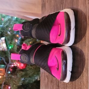 Gently used, Nike, size 11 pull, on sneakers